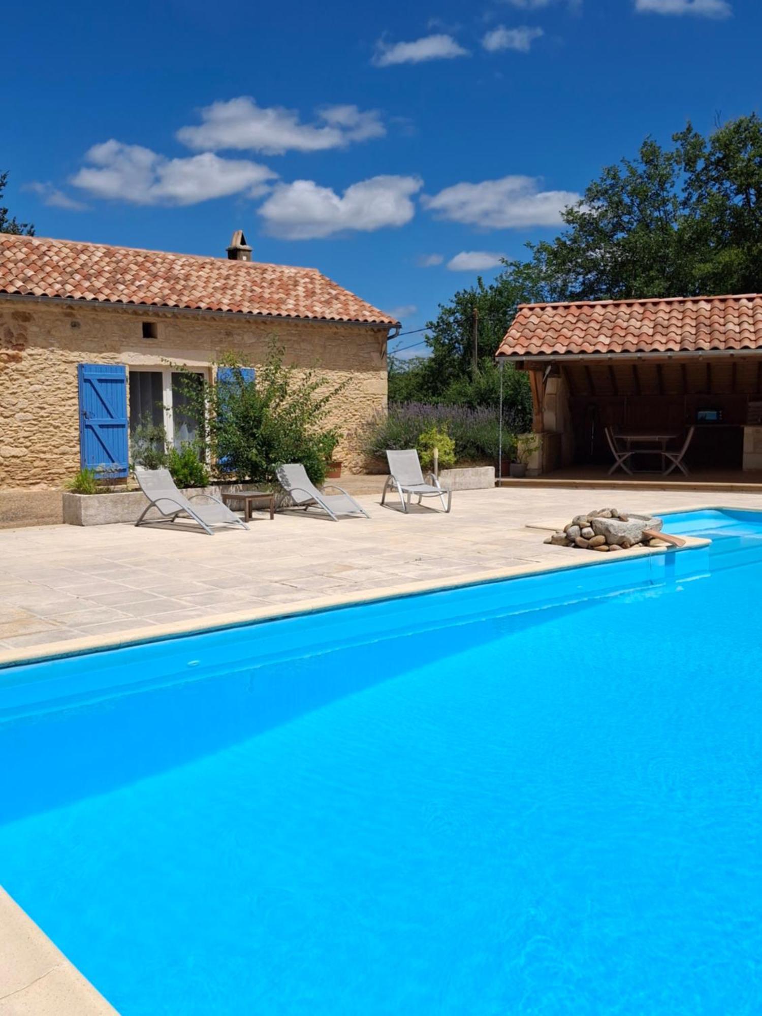 Aux Blanches Pierres Apartment Fumel Bagian luar foto